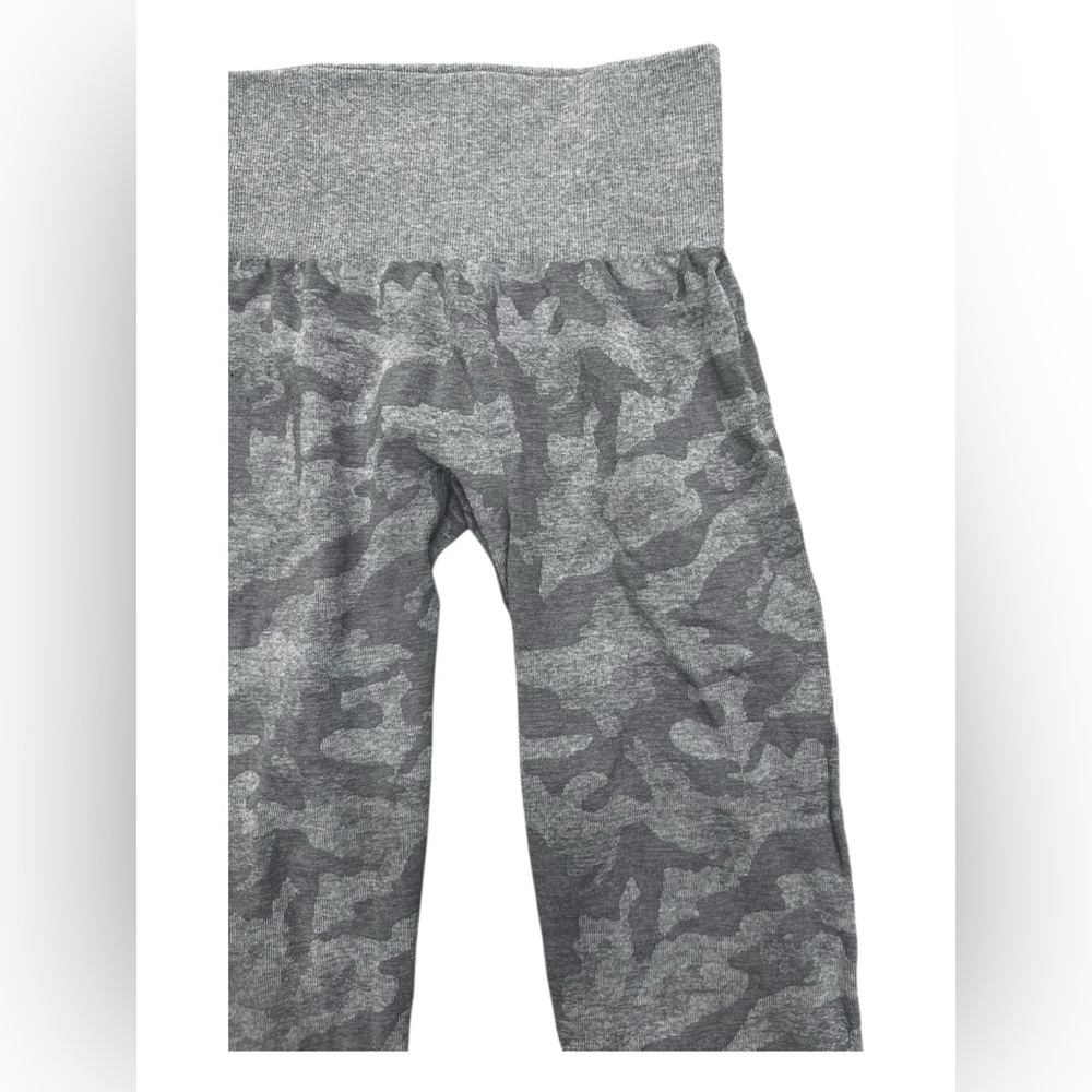 NVGTN Grey Camo seamless leggings - Picture 10 of 12
